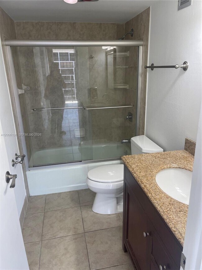 Building Photo - 1901 Brickell Ave