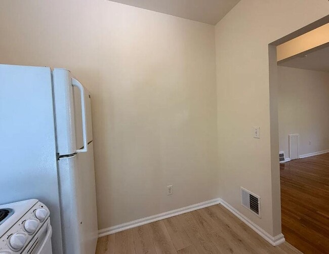 Building Photo - 70 Holbrook