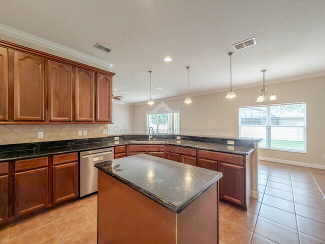 Building Photo - 5109 Legacy Oaks Dr