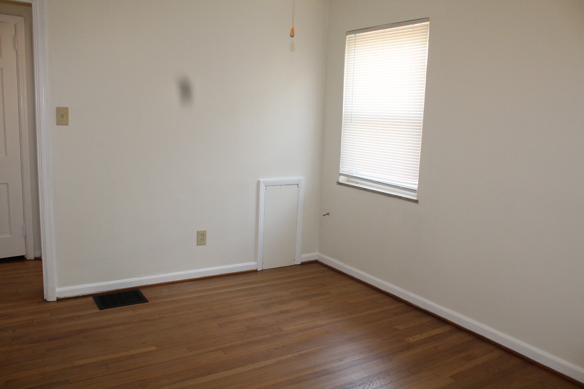 Building Photo - 1448 Elmwood Ave