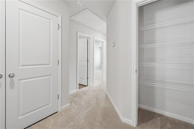 Building Photo - 157 Vlg Grn Dr NW