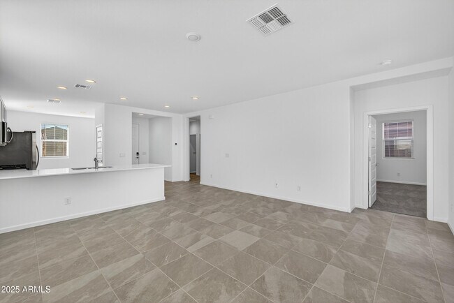 Building Photo - 2994 E Barrel Race Rd