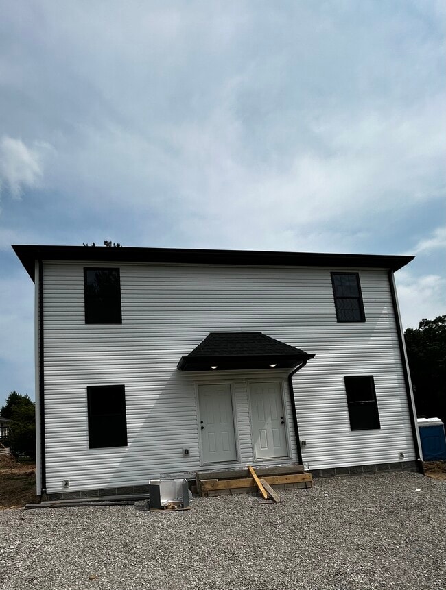 Building Photo - 32 Virginia Ave