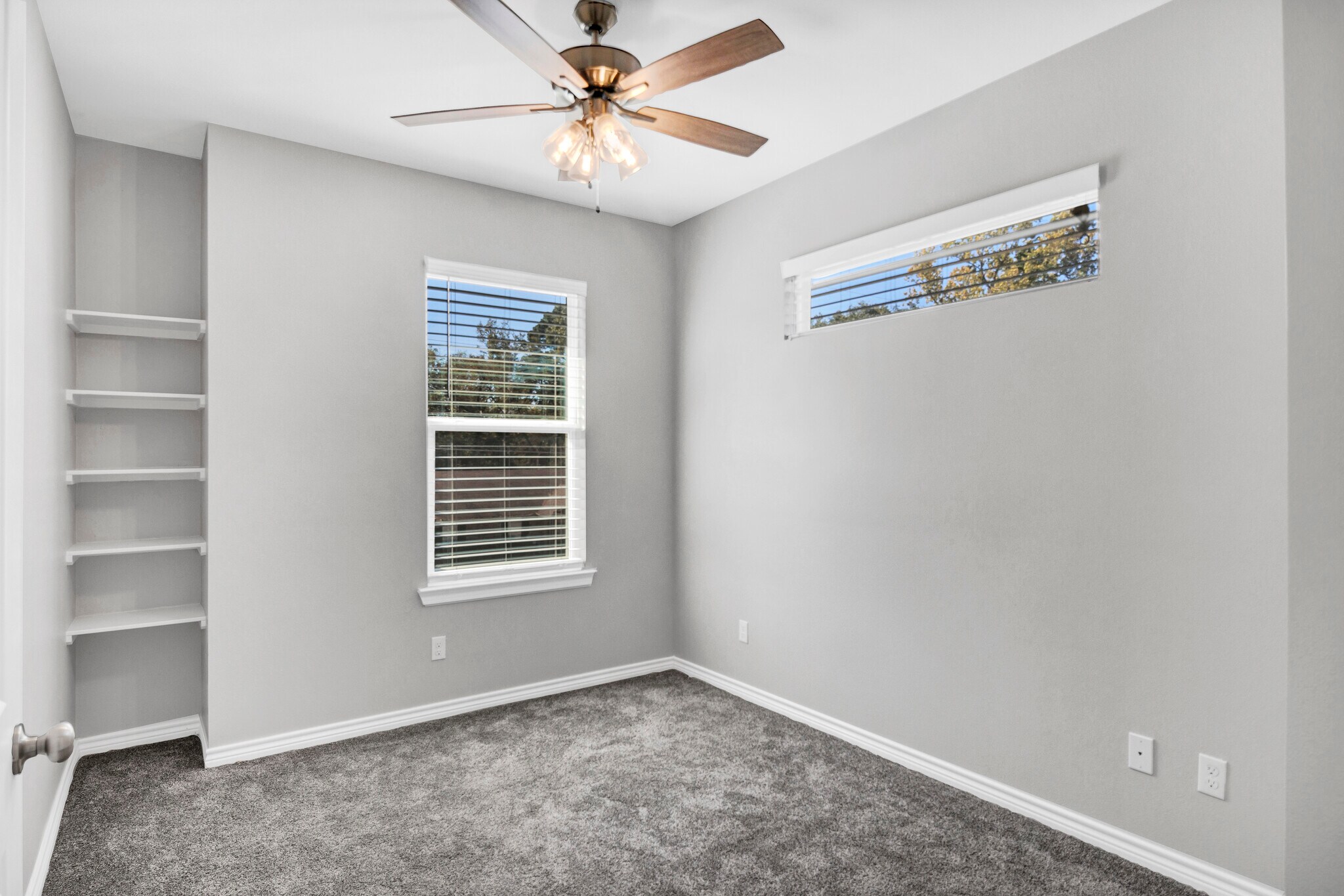 Building Photo - 16111 Pawnee Dr