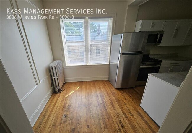 Building Photo - 3806 W Irving Park Rd