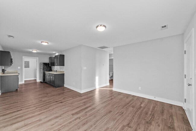 Building Photo - 394 Thad Little Rd