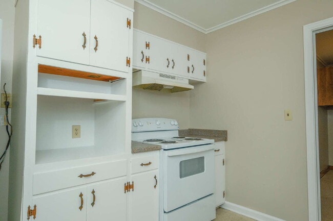 Building Photo - "Charming 3-Bedroom Greenfield Home with Gleaming Hardwood Floors – 1256 Sq Ft of Cozy Comfort!"