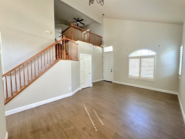 Building Photo - 4629 Stern Dr