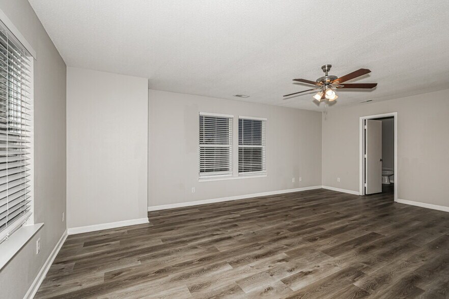 Building Photo - 333 Sunburst Ln