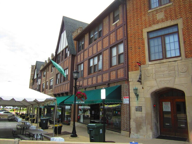 Primary Photo - 1038 Sterling Ave