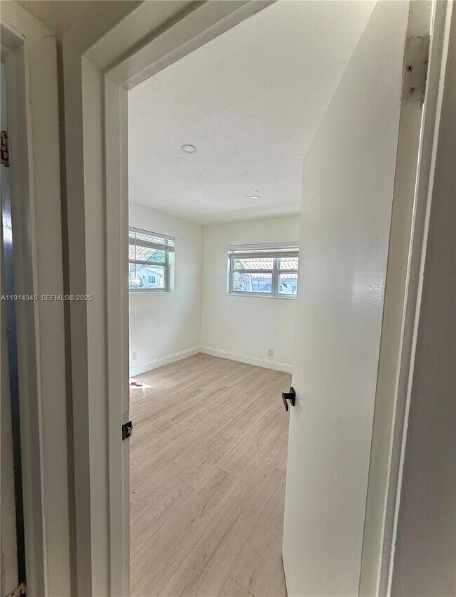 Building Photo - 224 SW 10th St