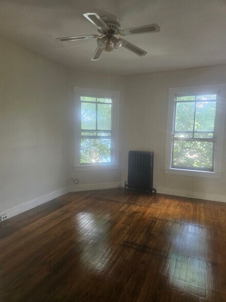 Building Photo - 233 Jackson St