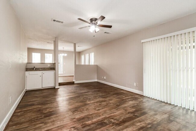Building Photo - 17803 Villa Way Dr
