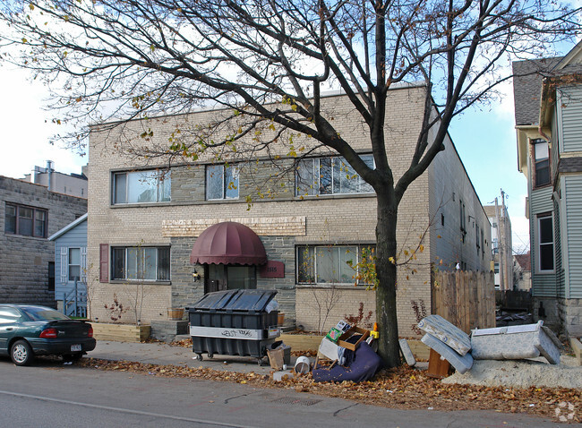 Building Photo - Farwell Apartments