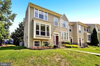 Building Photo - 7730 Chatfield Ln
