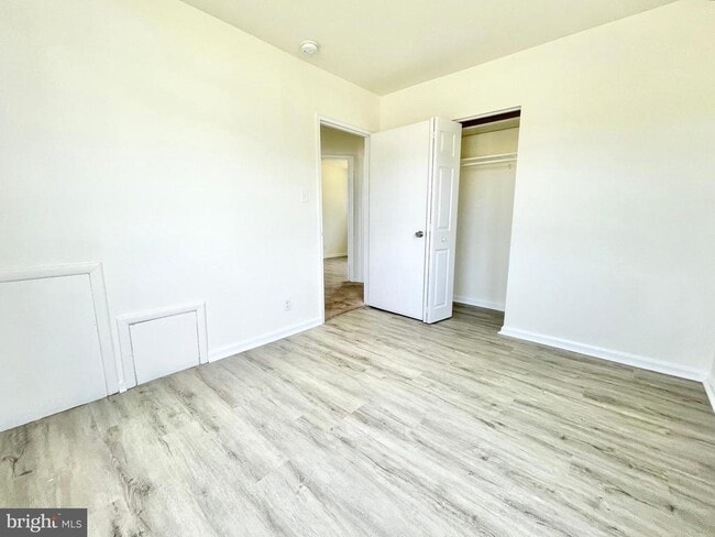 Building Photo - 1416 S Governors Ave
