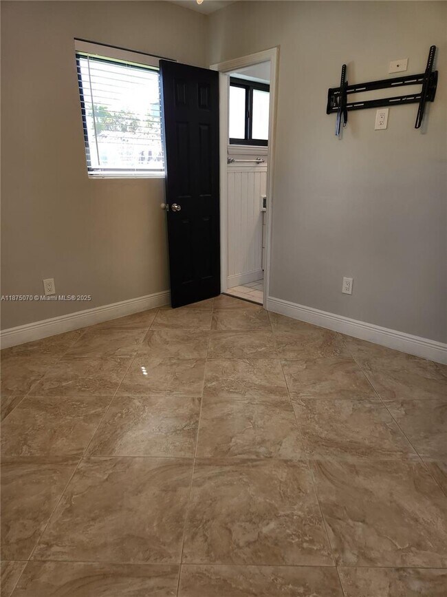 Building Photo - 10990 SW 57th St