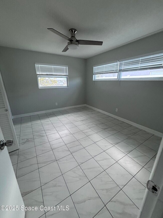 Building Photo - 465 Sundoro Ct