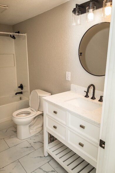 Building Photo - 1363 Frankstown Rd