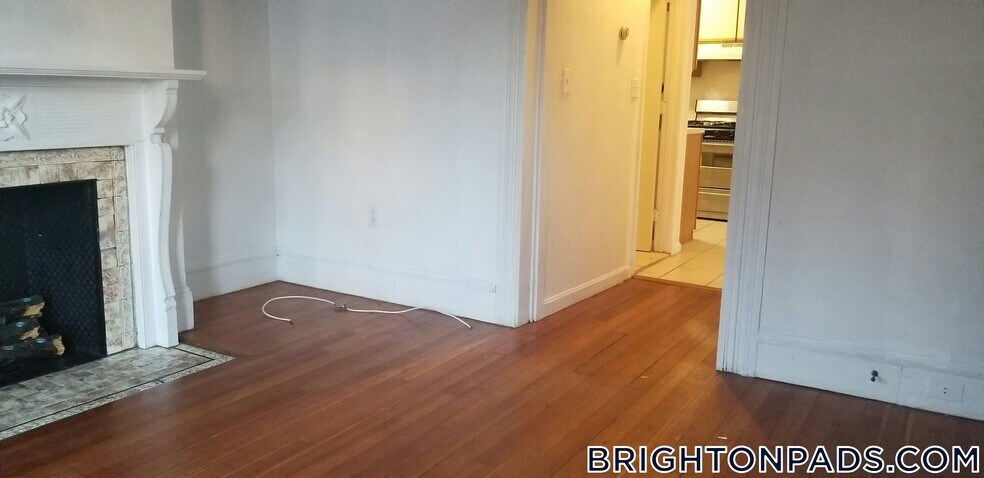 Building Photo - 66 Murdock St