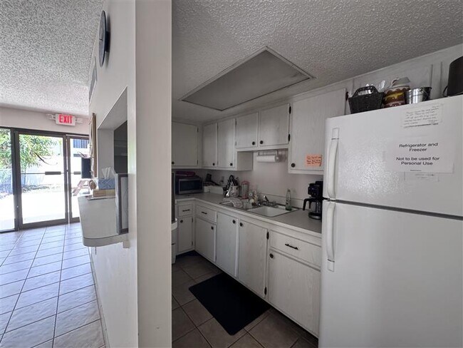 Building Photo - 519 Albee Farm Rd
