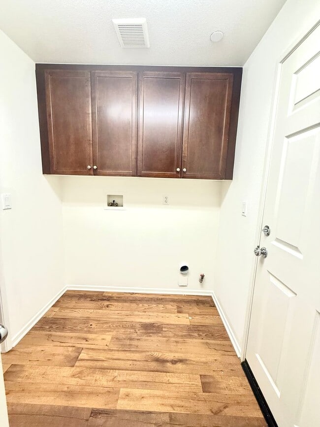 Building Photo - Spacious 3 bedroom Condo  in Portola Springs !