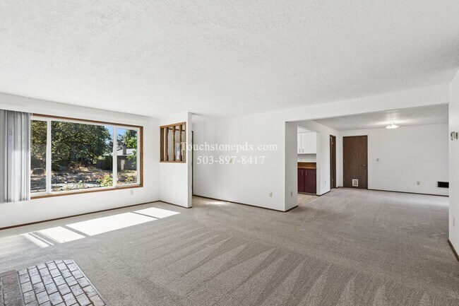 Building Photo - 1440 Columbia Ave