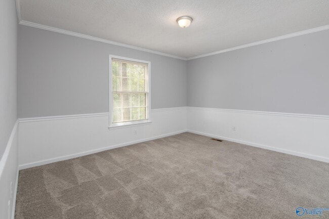 Building Photo - 2624 Excalibur Dr SE