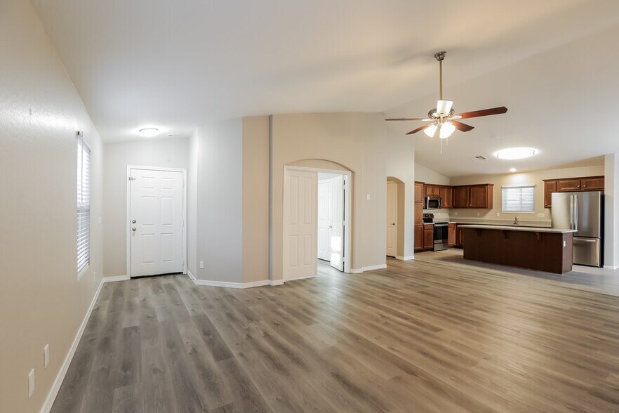 Building Photo - 7374 W Magdalena Ln