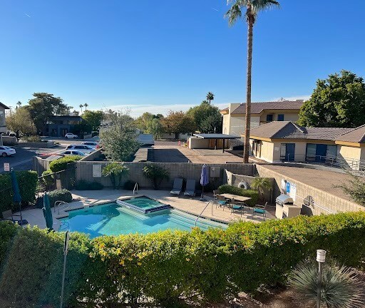 Building Photo - 2019 E Camelback Rd