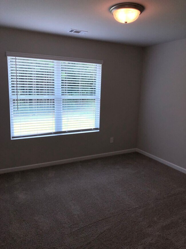 Building Photo - Price Drop Alert!  Fall Rental Specials Av...