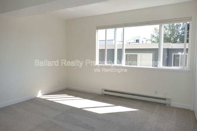 Building Photo - 4317 Dayton Ave N