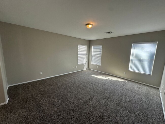 Building Photo - Townhome for rent in Henderson