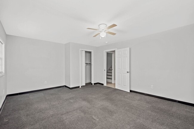 Building Photo - Stunning 3 bedroom home in McKees Rocks av...