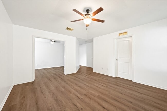 Building Photo - 5023 Jasmine Meadows Ln