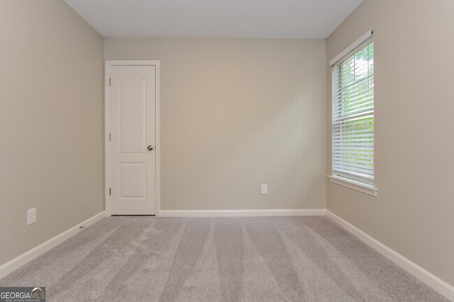 Building Photo - 704 Fieldstream Way