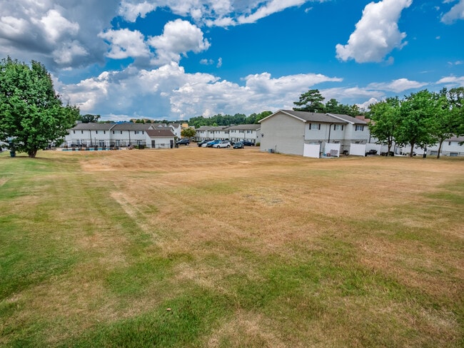 Building Photo - 1802 Jackson Ave W