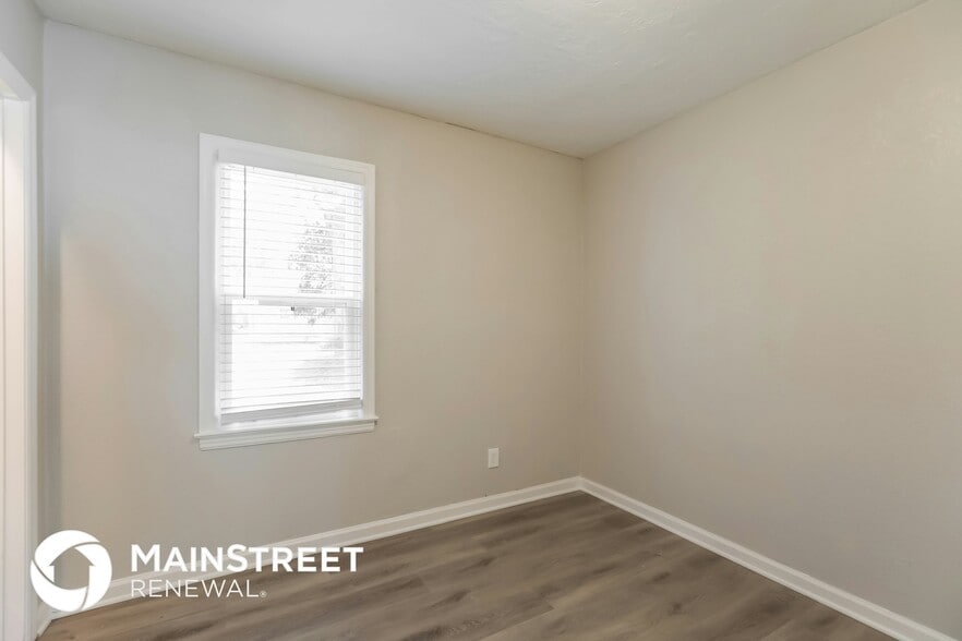 Building Photo - 6201 E Red Bridge Rd