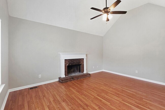 Building Photo - Spacious 4BR Home with Private In-Law Suite in Powder Springs