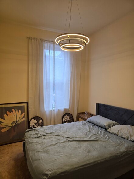 Building Photo - 1006 Russell Blvd