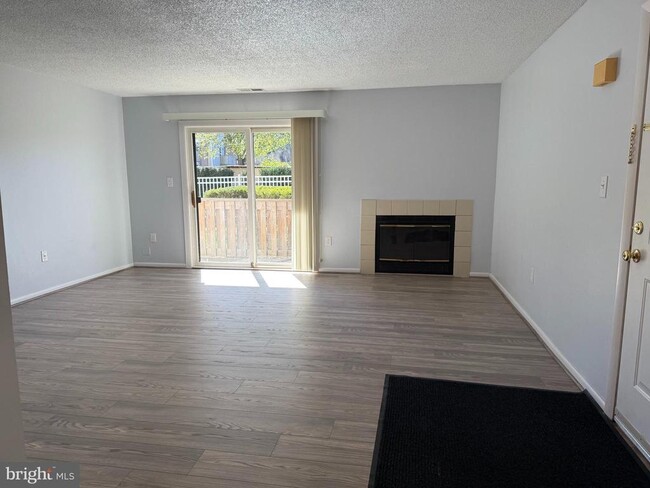 Building Photo - 1819 Ravens Crest Dr