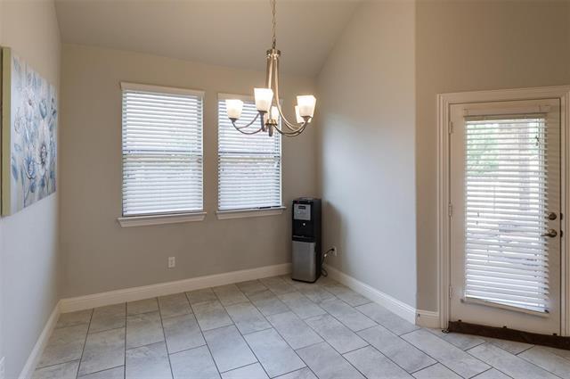 Building Photo - 221 Canterbury Ct