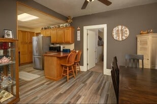 Building Photo - 611 4th Ave NW