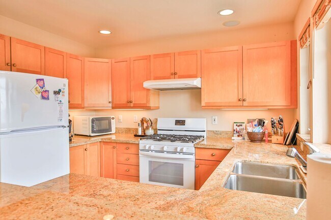 Building Photo - Furnished Greenbank Home with Water View and Bocce Ball!