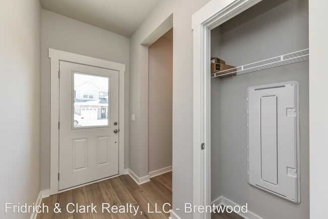 Building Photo - 3 br, 2.5 bath House - 728 Mickelson Way