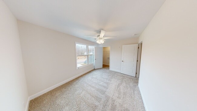 Building Photo - Spacious & Updated 3/2.5 Home Near Fort Ca...