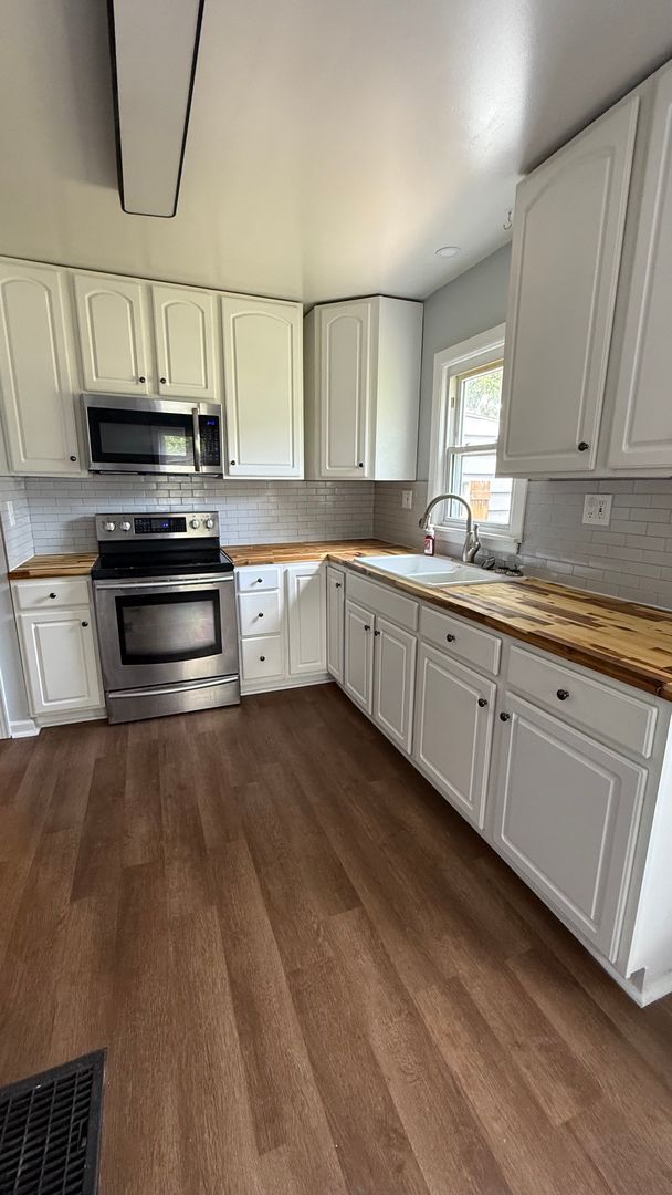 Building Photo - Cute! Renovated 2 Bedroom Home near Anderson Univ