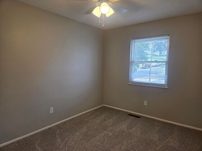 Building Photo - 4BR-2BA Single Family Rental Home - Washington MO 63090