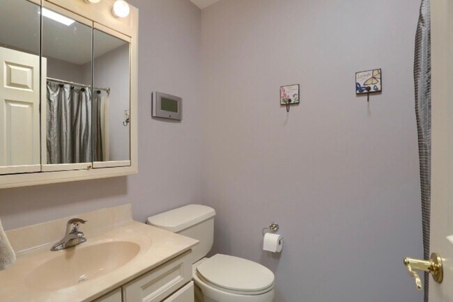Building Photo - Luxury 5-Bedroom Home for Rent – $4,500/Month + Utilities