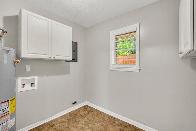 Building Photo - Renovated 3 Bedroom 2 Bath Home for Rent!